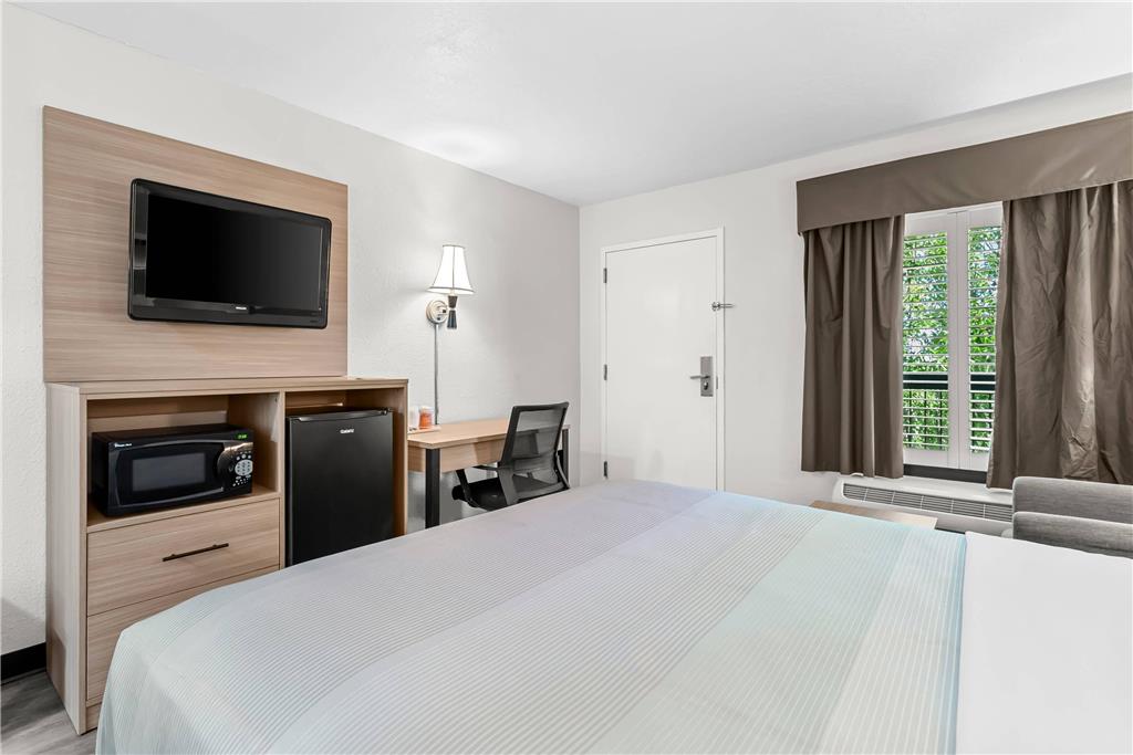 Quality Inn & Suites Albuquerque - photo 21