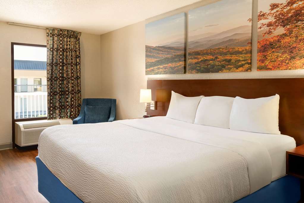 Days Inn by Wyndham Dillon - photo 9