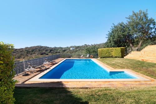 Casa no Campo com vista mar — 4-Star Luxury Hotel in Loule, Portugal