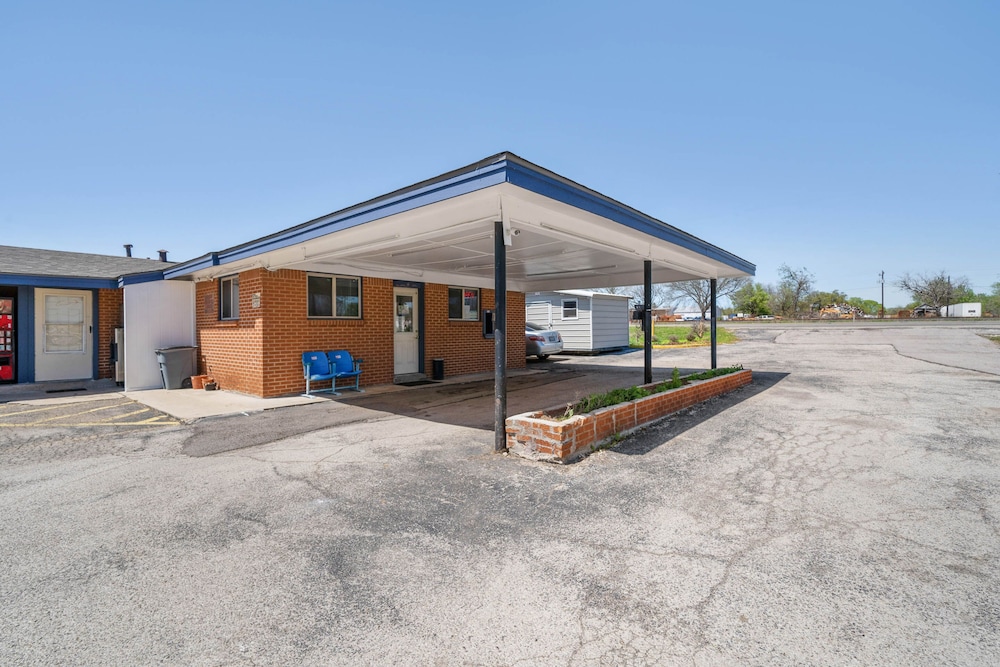 Oyo Hotel Luling Tx Downtown I 10 Us 90 — hotel in Luling