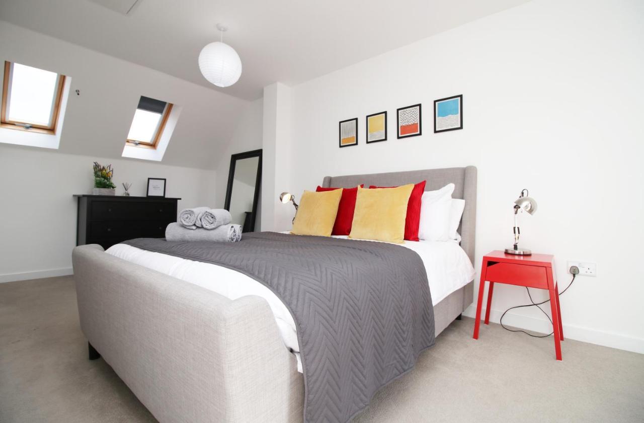 Close To City 3 Bed Townhouse & Parking — 4-Star Luxury Hotel in Swansea, United Kingdom