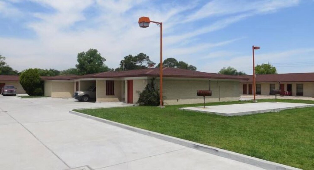 Bayshore Motel - photo 7