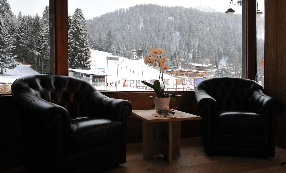 Chalet Laura Lodge Hotel in Pinzolo, Italy