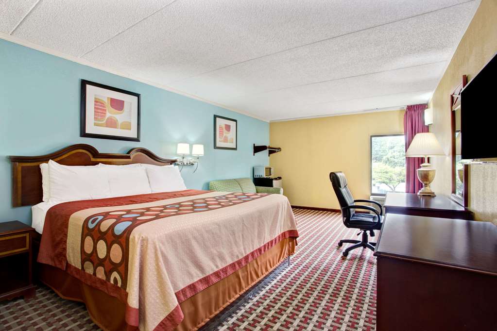 Super 8 by Wyndham Raleigh Downtown - photo 9