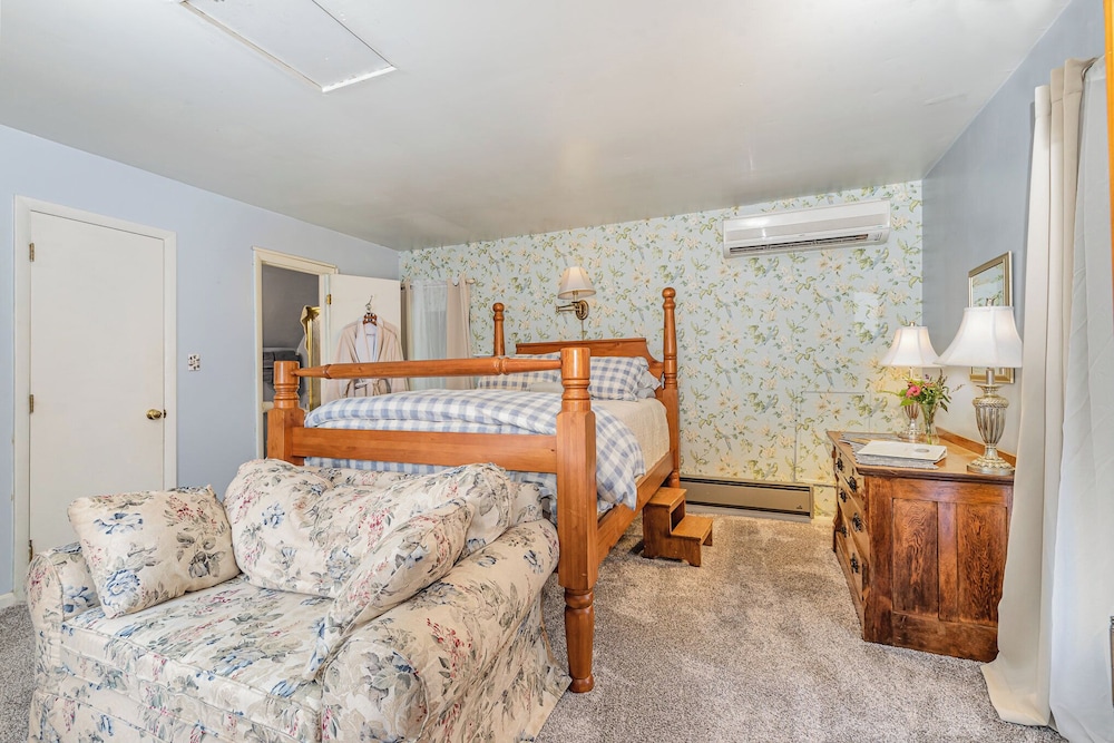 Fallen Tree Farm Bed & Breakfast - photo 14
