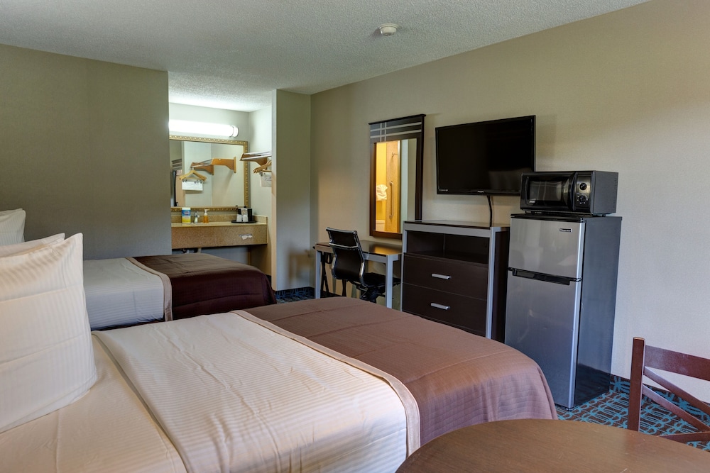 Deluxe Inn Fayetteville I 95 Exit 49 - photo 15