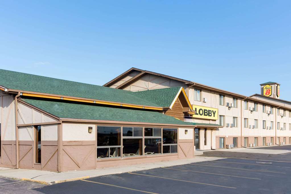 Super 8 by Wyndham Mitchell - photo 2