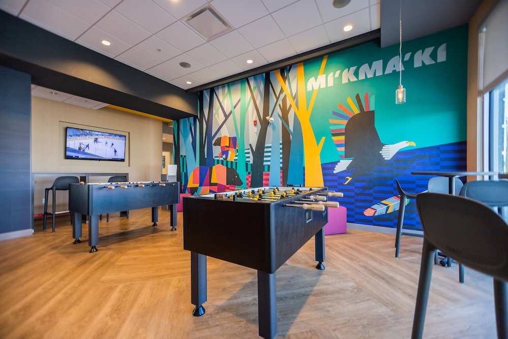 Tru By Hilton Yarmouth - carbon neutral hotel in Thunder Bay