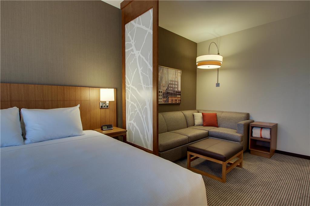 Hyatt Place Milwaukee Downtown - photo 30