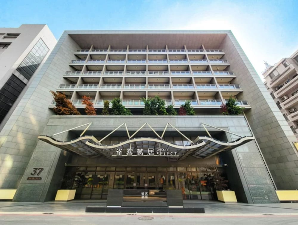 Check Inn Select Taichung Dadun — 4-Star Luxury Hotel in Taichung, Republic of China Taiwan