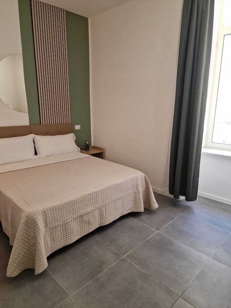 Incoming Cesare Cortese - last minute hotel in Naples