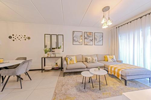 Bloom Modern Apartment — 4-Star Luxury Hotel in Randburg, South Africa