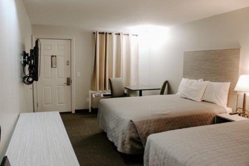 Berlin Village Inn - photo 8
