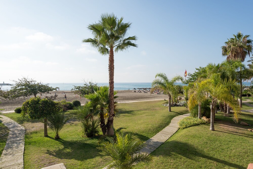 MalagaSuite Front Beach Benalmádena — carbon neutral stay, Benalmadena