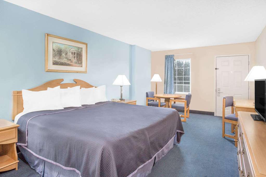 Howard Johnson by Wyndham Staunton - photo 14