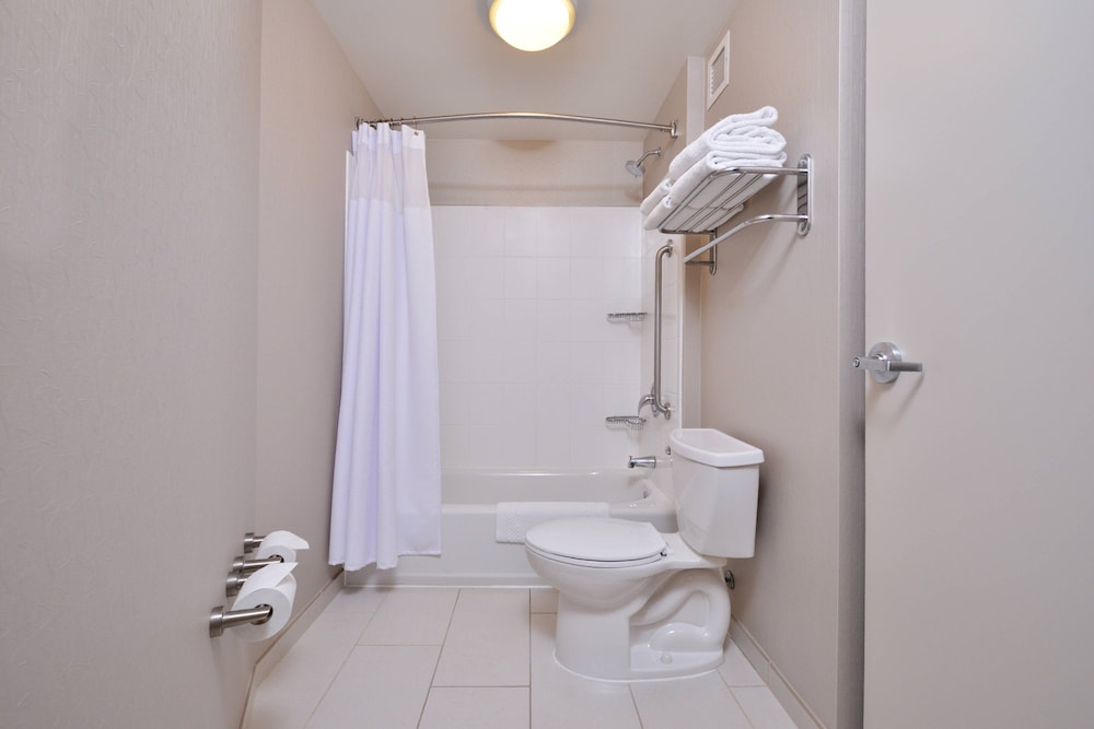 SpringHill Suites by Marriott Fairfax Fair Oaks - photo 14