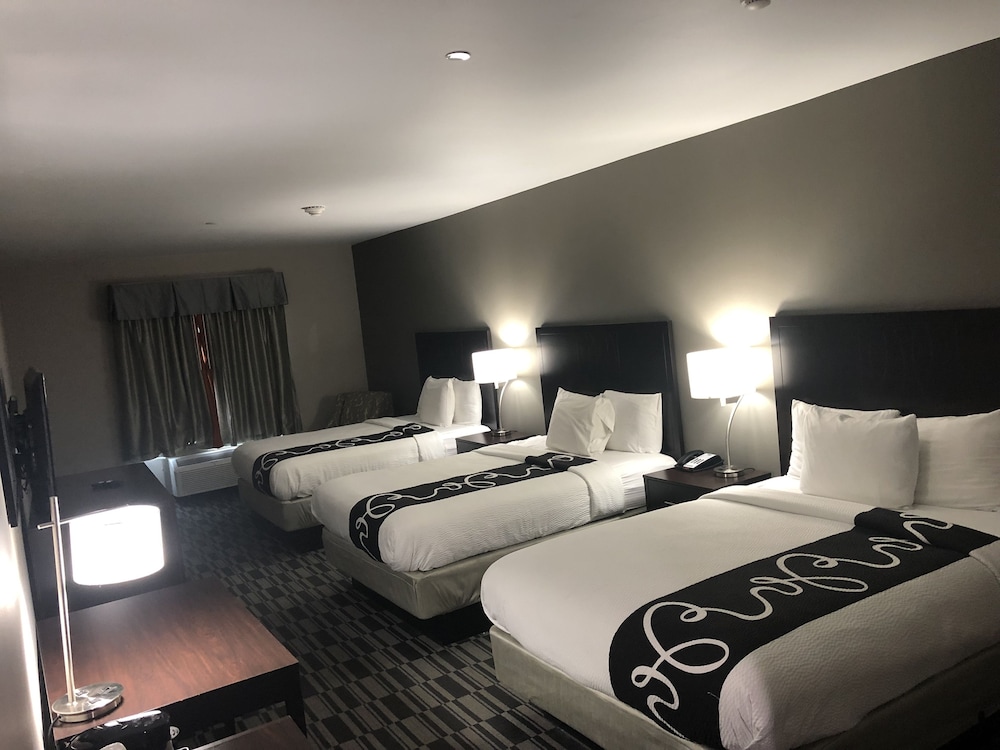 Catoosa Inn & Suites - photo 4