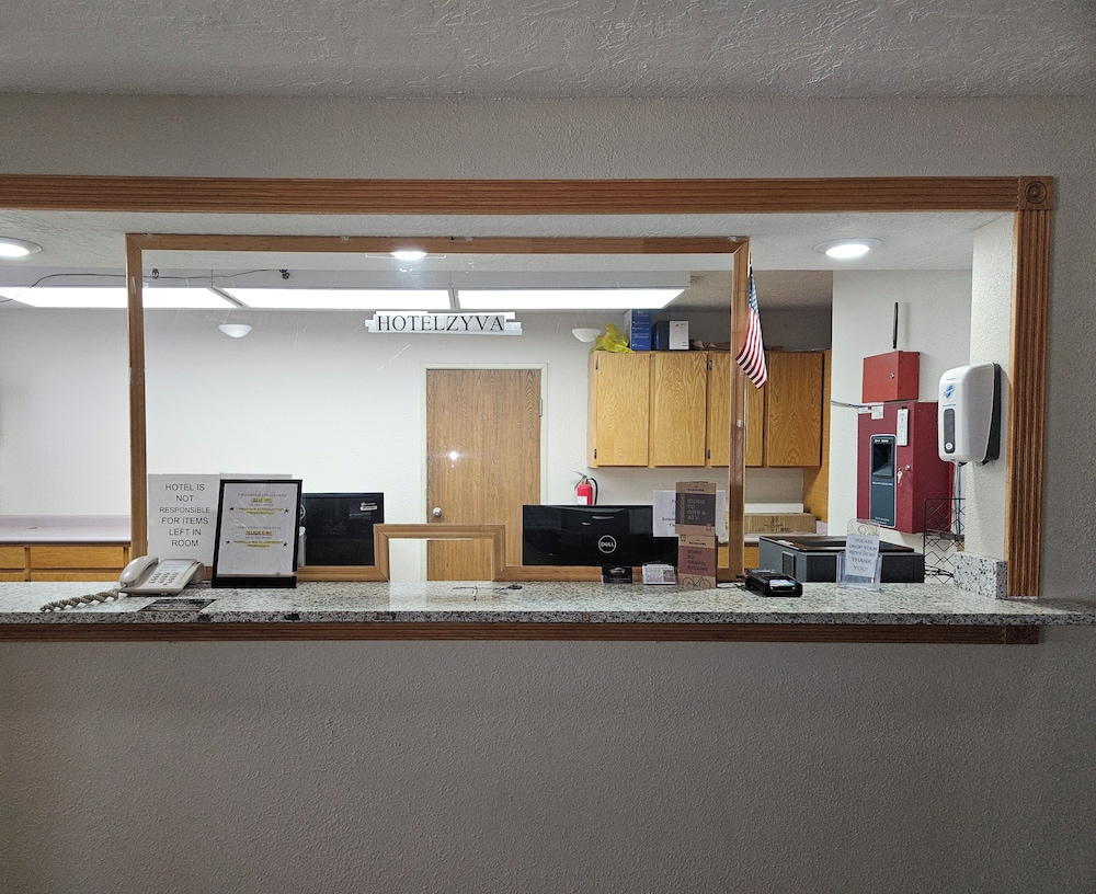 Super 8 by Wyndham Beaver UT - photo 2