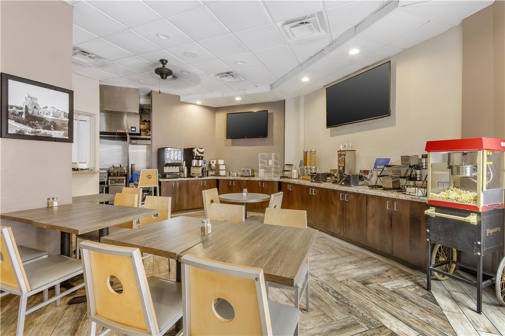 Best Western InnSuites Tucson Foothills Hotel & Suites - photo 11