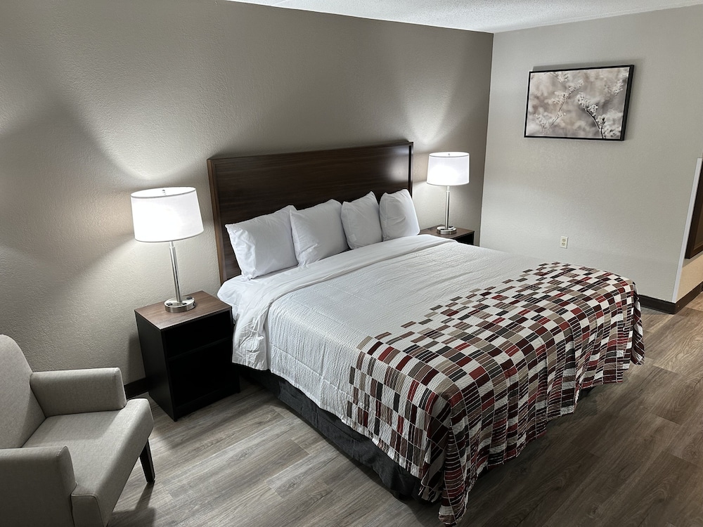 Red Roof Inn Charleston Dunbar - photo 5