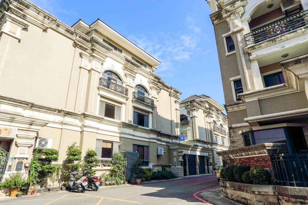 Love Orange Production Beds and Breakfasts in Unknown City, Republic of China Taiwan