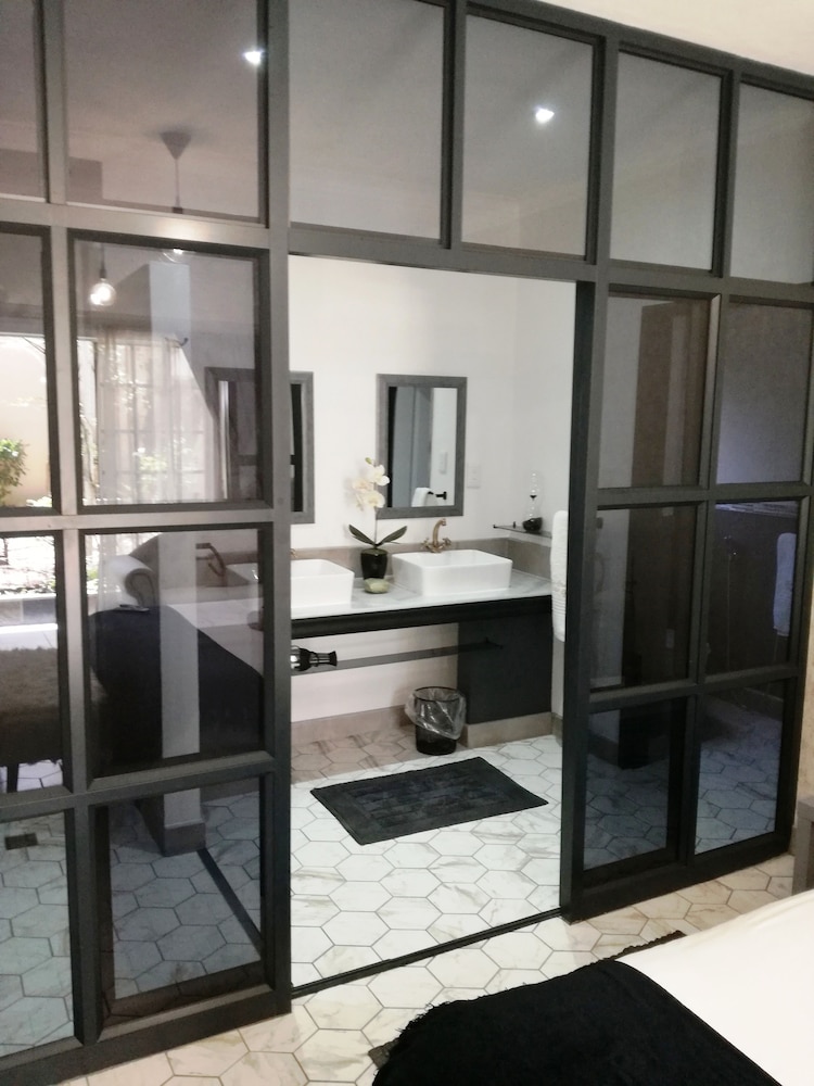 Bri Shel Manor B&B — 4-Star Luxury Hotel in Heidelberg, South Africa