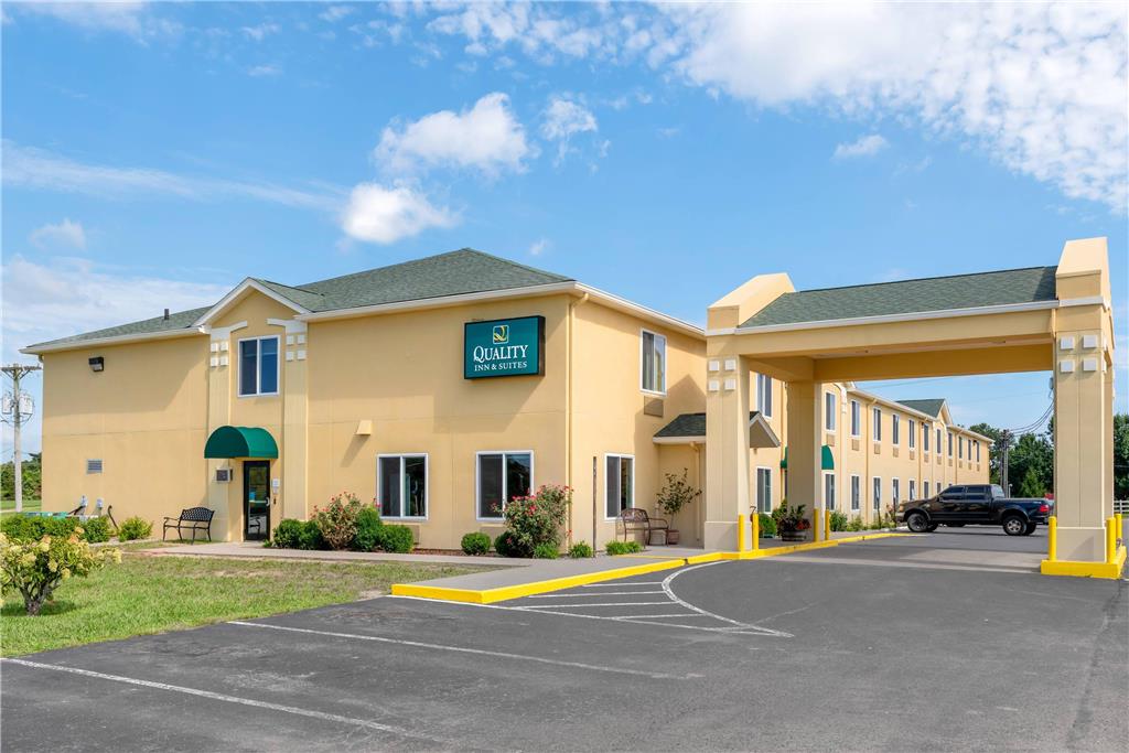 Quality Inn & Suites Brandenburg Fort Knox - photo 2