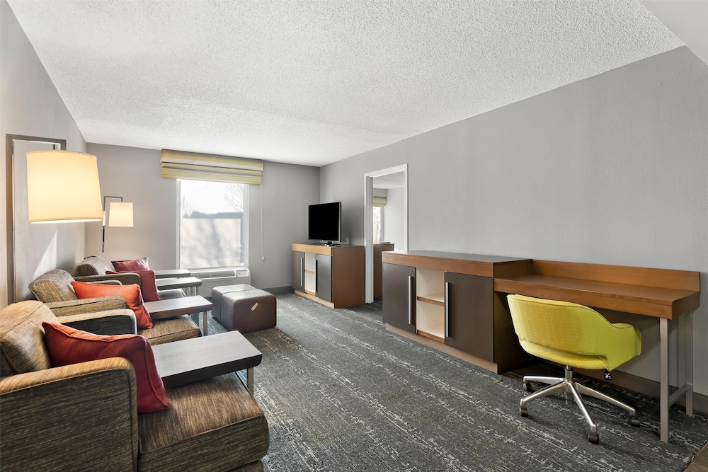 Hampton Inn & Suites Newtown - photo 71