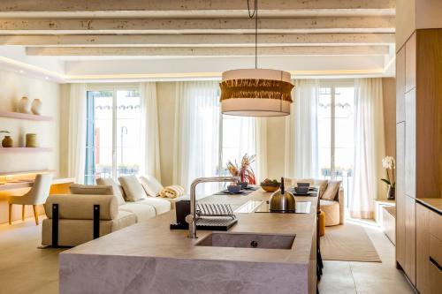 Apartamento Seis Lunas PA — 4-Star Luxury Hotel in Marbella, Spain
