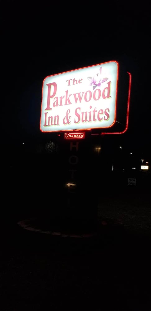 The Parkwood Inn & Suites - photo 24
