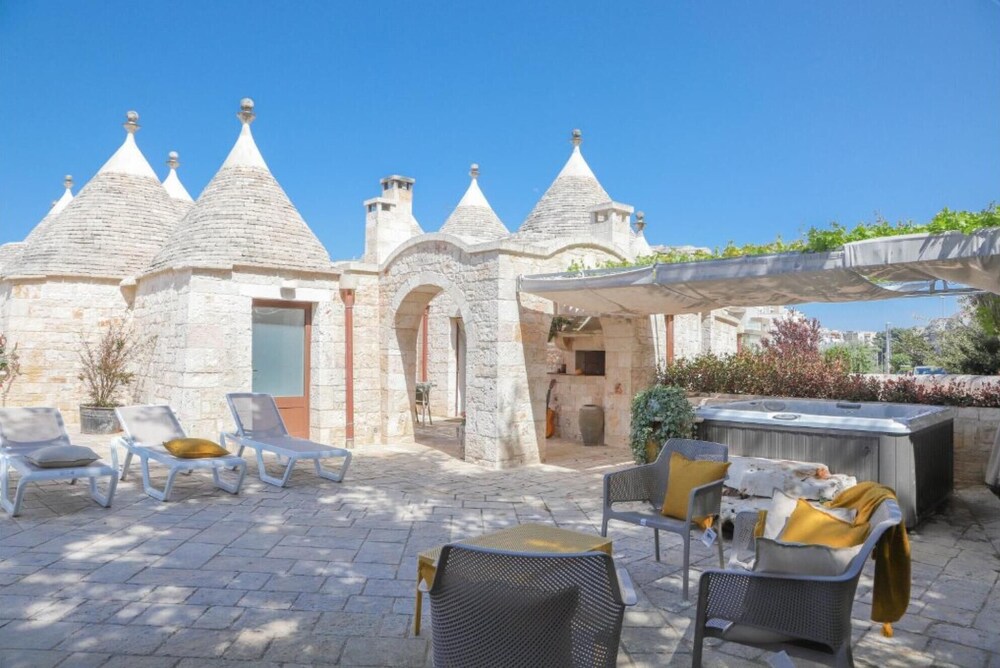 Trulli Calella By Apulia Hospitality in Locorotondo, Italy