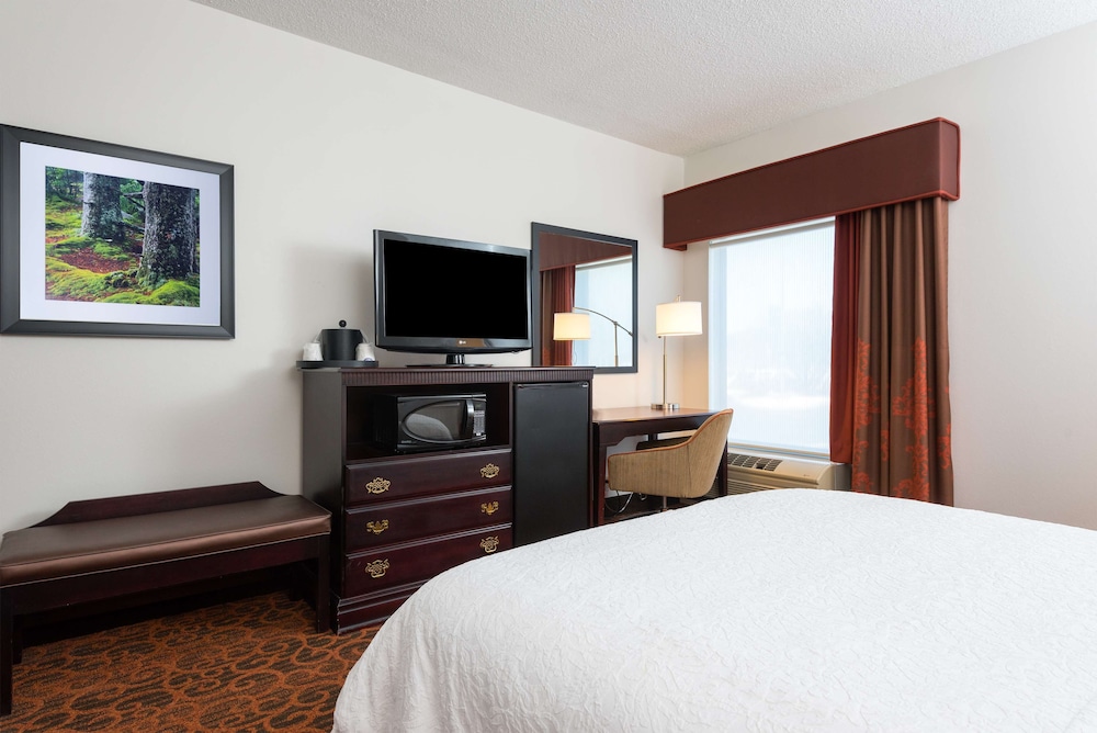 Hampton Inn Parkersburg Mineral Wells - photo 24