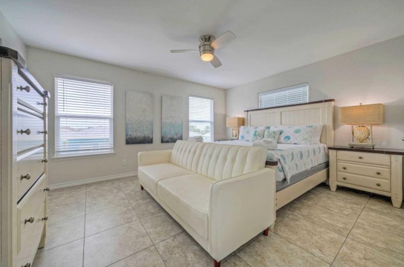 Reel Life Dreams by Avantstay Pool Near Beach - photo 67