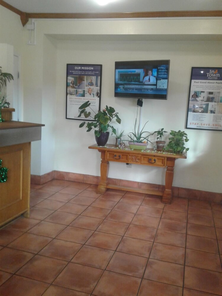 InTown Suites San Antonio East - photo 2