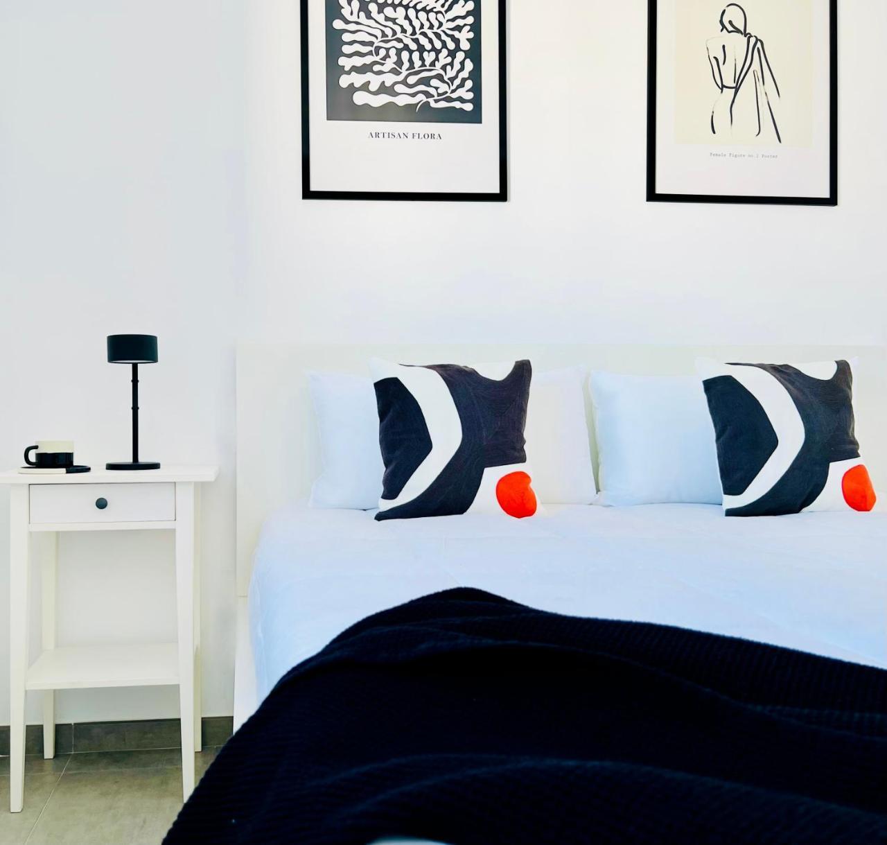 Canaryislandshost L Marea in Puerto Del Carmen, Spain