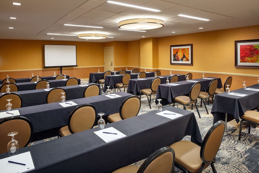 DoubleTree by Hilton Boston North Shore - photo 57