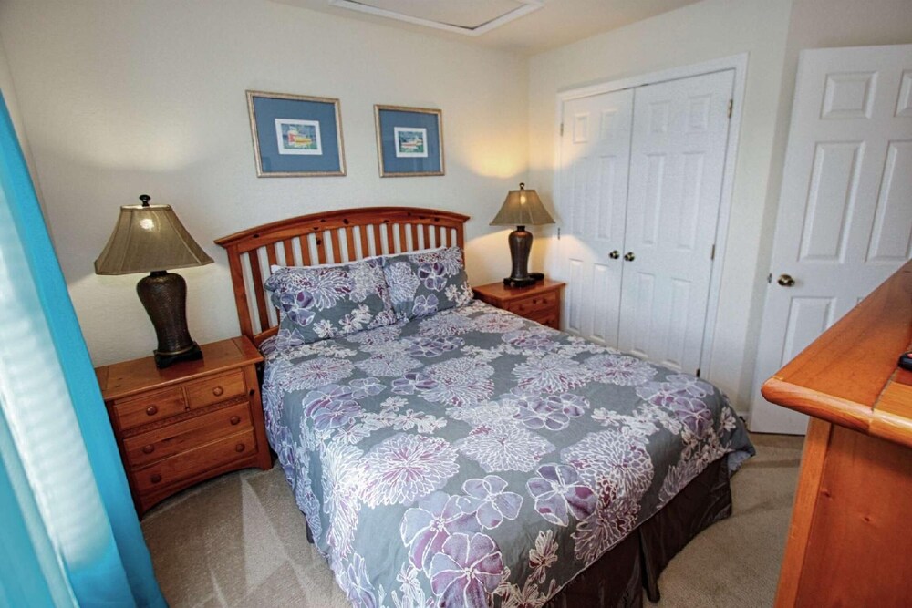2633 Trafalgar Village - photo 7