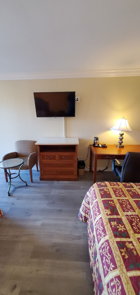 Anaheim National Inn - photo 22