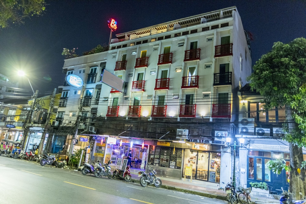 Happio Near Chabad House