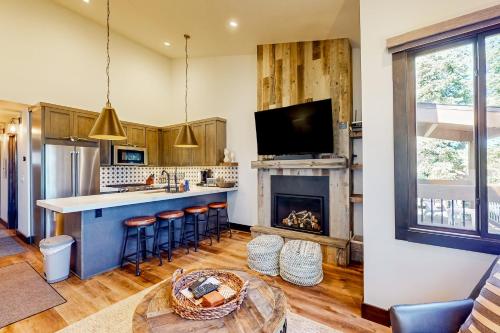 Ski In Ski Out Designer Condo — 4-Star Luxury Hotel in Truckee, United States