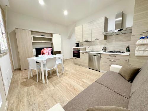 Queen E — 4-Star Luxury Hotel in Follonica, Italy