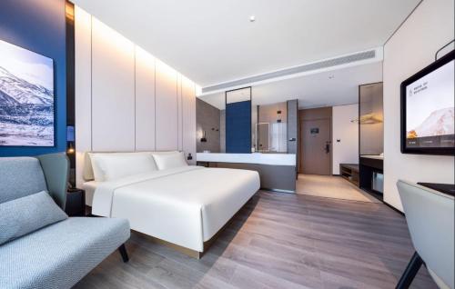 Atour Hotel Dongguan Xiping Xindi Center in Dongguan, People's Republic of China