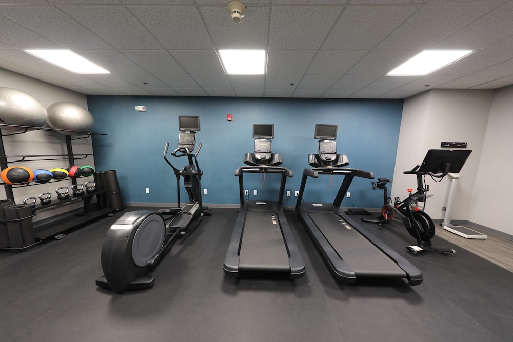 Hampton Inn Hutchinson - photo 64