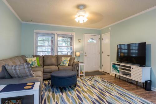 Beach Happy by Oak Island Accommodations - photo 13
