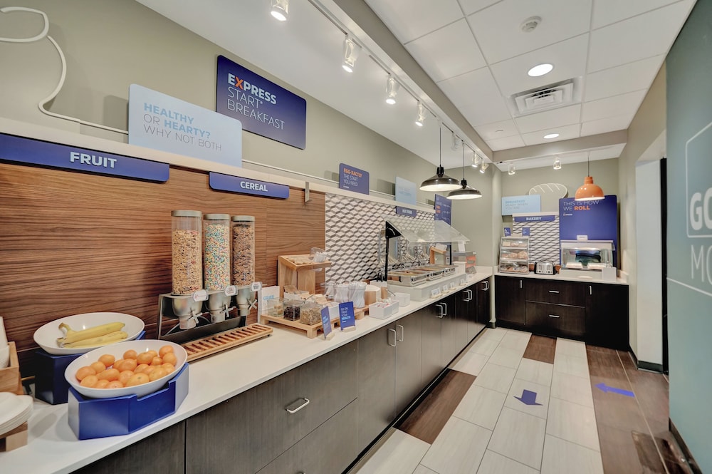 Holiday Inn Express Hotel & Suites Beatrice by IHG - photo 120