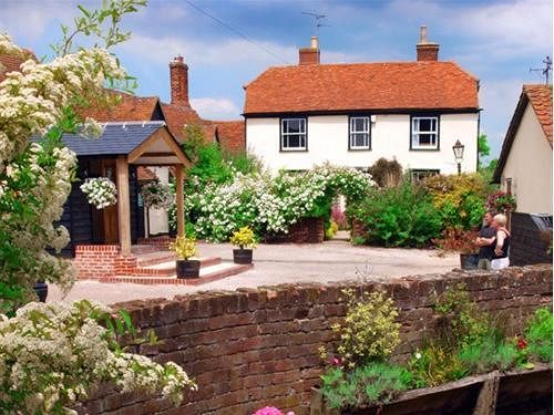 Homelye Farm — 4-Star Luxury Hotel in Great Dunmow, United Kingdom