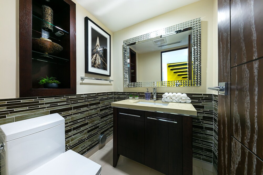 Hollywood Estate With Stunning Views - photo 41