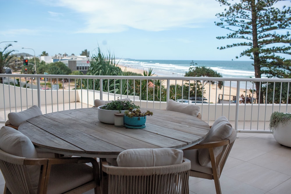 Luxurious Beachfront Penthouse — 4-Star Luxury Hotel in Coolum Beach, Australia