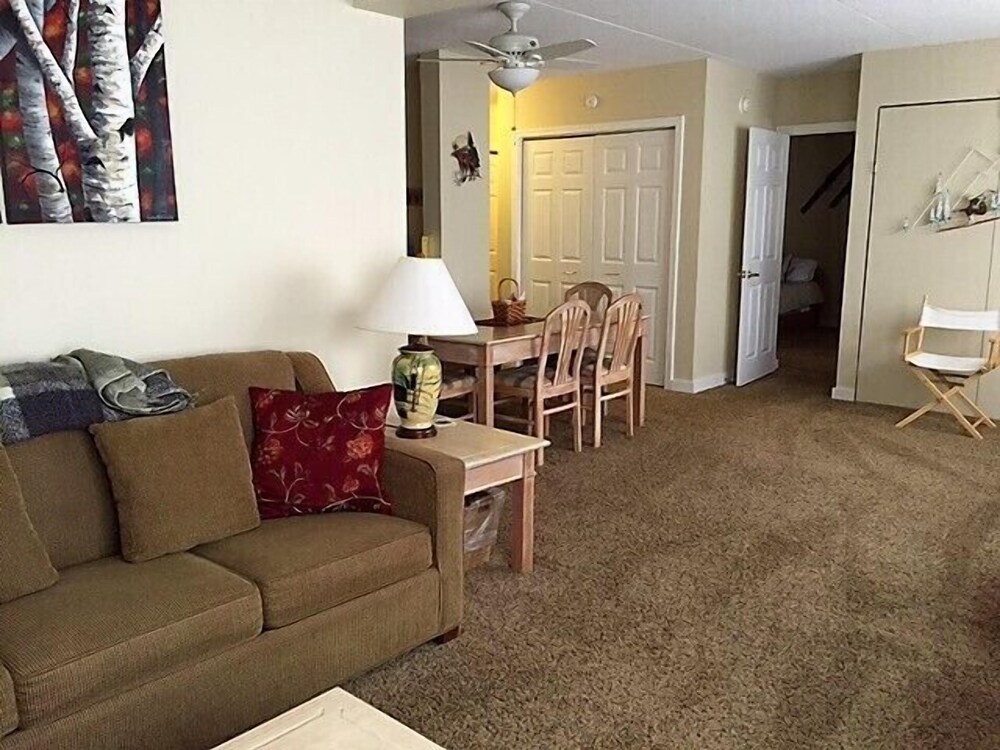Golden Eagle Lodge Resort - photo 26