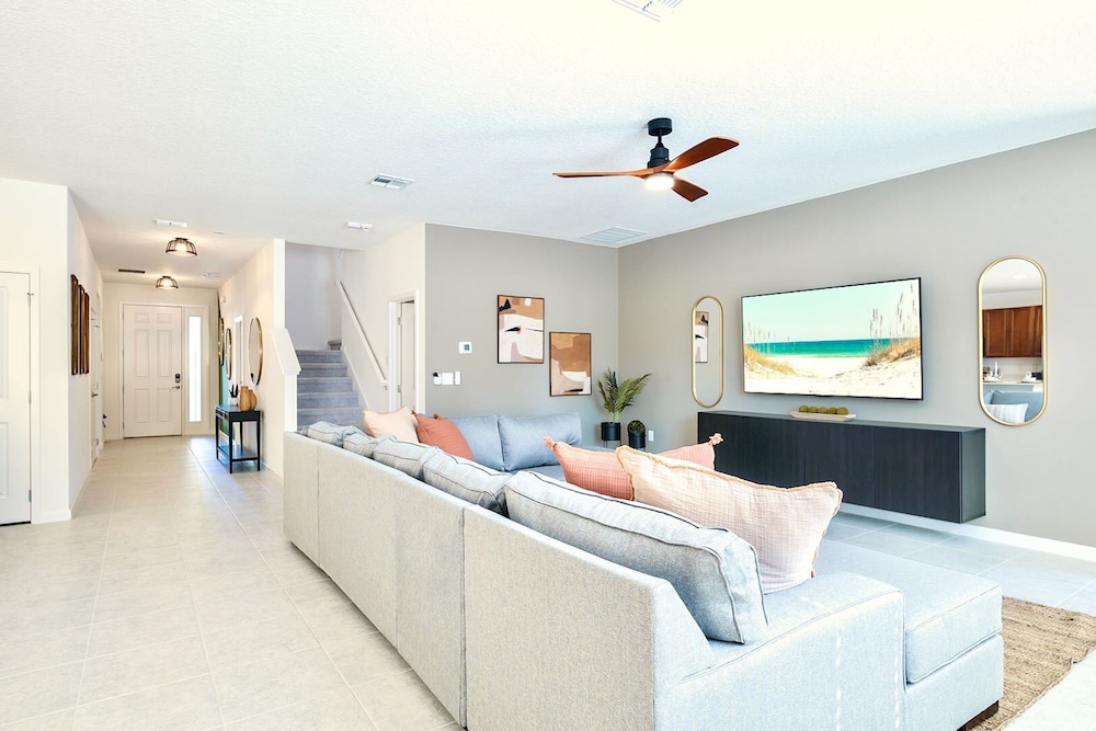8BR Resort Home with Games Room and BBQ - photo 9